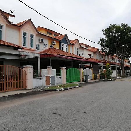 Faeyz Homestay Pertam Jaya 말라카 외부 사진